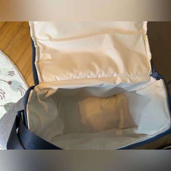 Vera Bradley bark park lunch bags - Picture 3 of 4